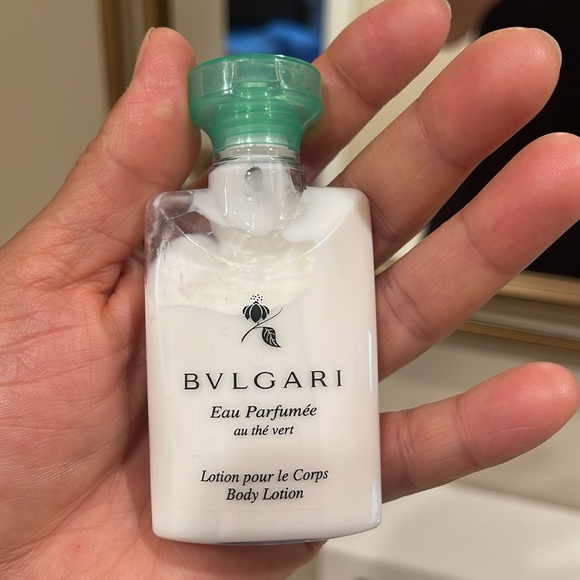 Bvlgari metallic gold drawstring cosmetics bag to crossbody - Picture 15 of 17